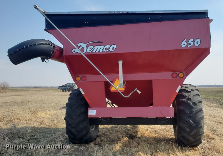 image for item DF5809 Demco 650  grain cart