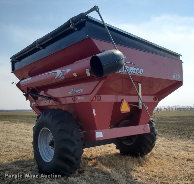 image for item DF5809 Demco 650  grain cart