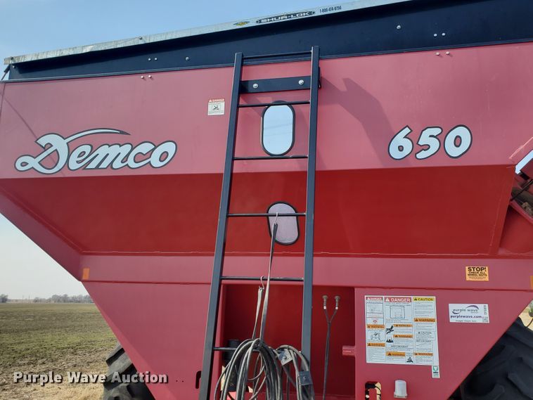 image for item DF5809 Demco 650  grain cart