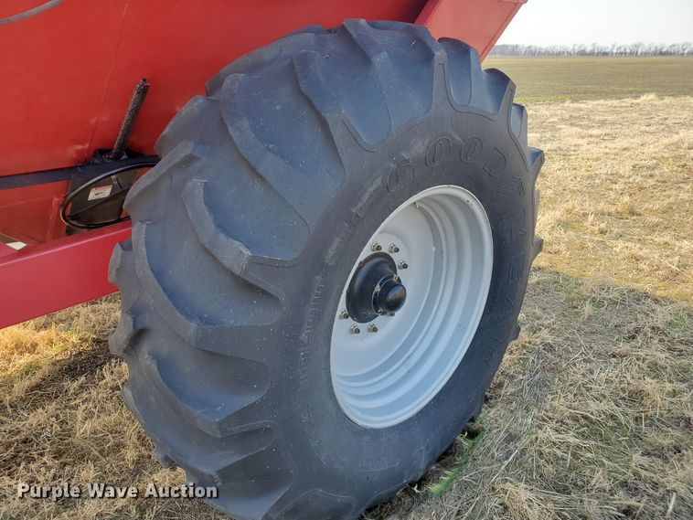 image for item DF5809 Demco 650  grain cart