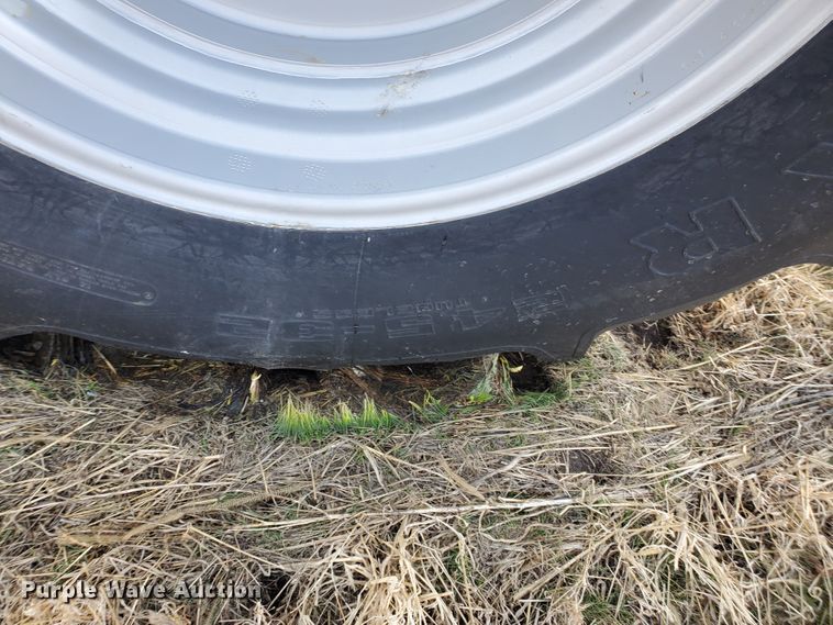 image for item DF5809 Demco 650  grain cart