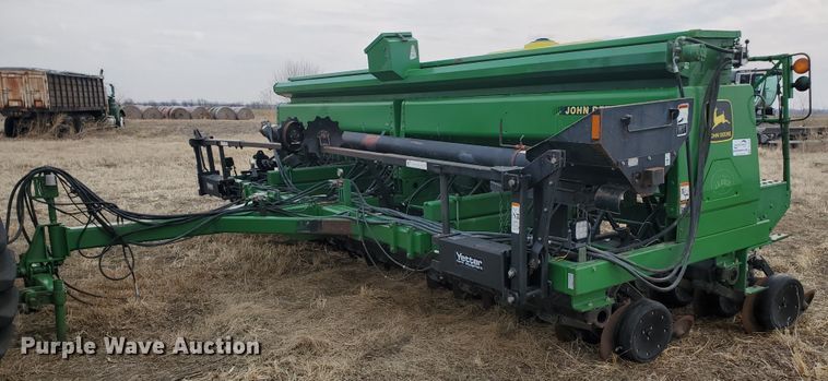 image for item DF5810 John Deere 750 no-till grain drill