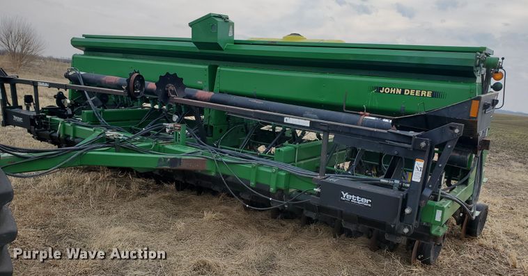 image for item DF5810 John Deere 750 no-till grain drill