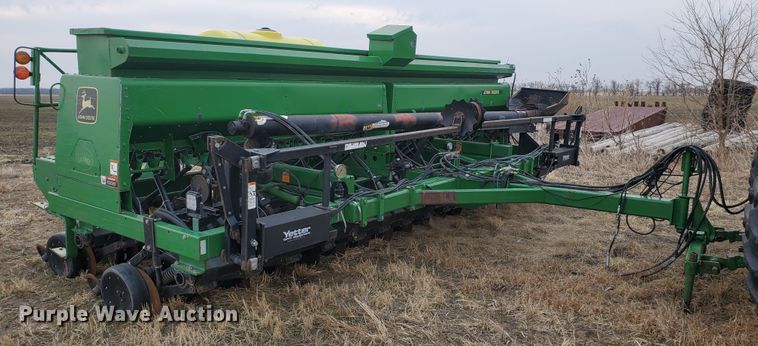 image for item DF5810 John Deere 750 no-till grain drill