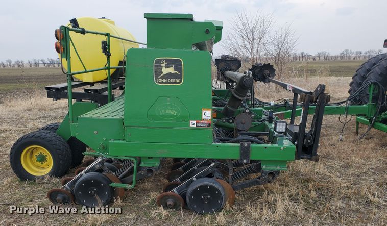 image for item DF5810 John Deere 750 no-till grain drill