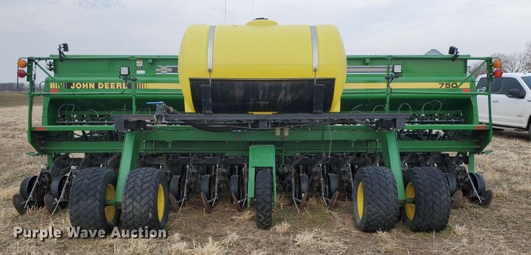 image for item DF5810 John Deere 750 no-till grain drill