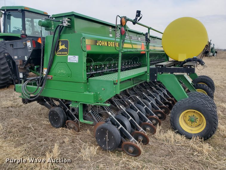 image for item DF5810 John Deere 750 no-till grain drill