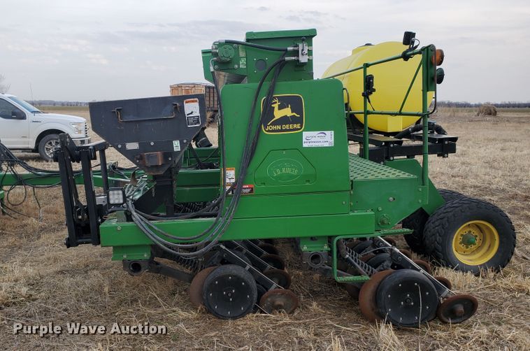 image for item DF5810 John Deere 750 no-till grain drill