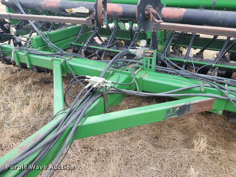 image for item DF5810 John Deere 750 no-till grain drill