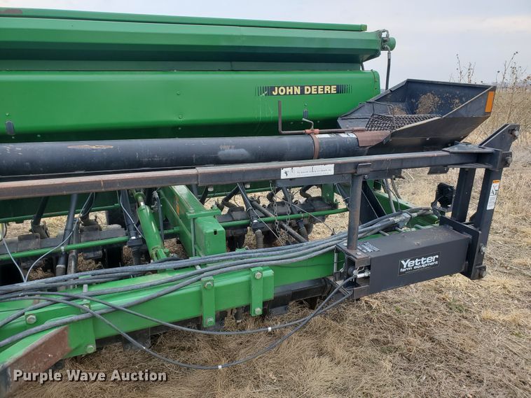 image for item DF5810 John Deere 750 no-till grain drill