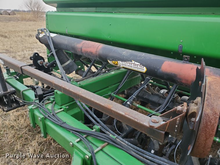 image for item DF5810 John Deere 750 no-till grain drill