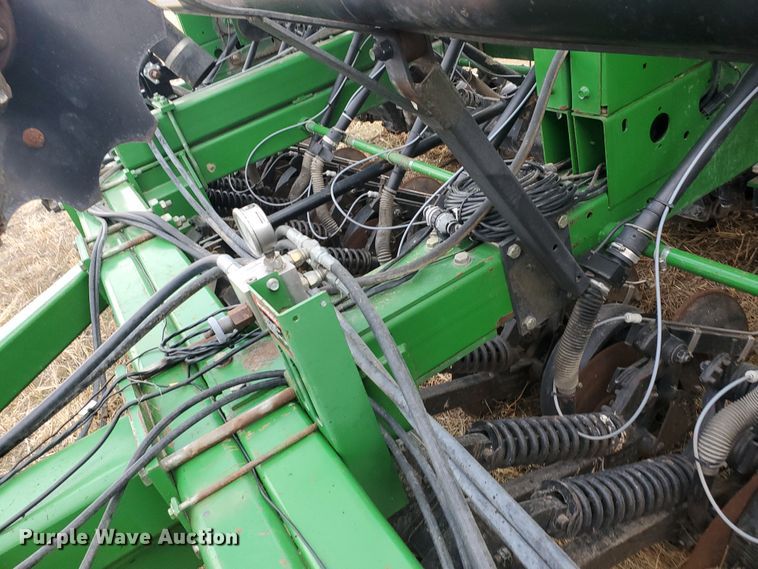 image for item DF5810 John Deere 750 no-till grain drill