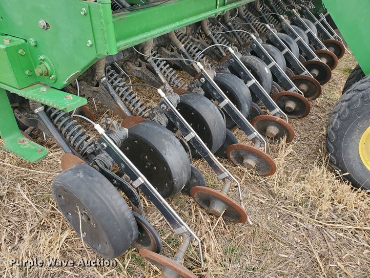 image for item DF5810 John Deere 750 no-till grain drill