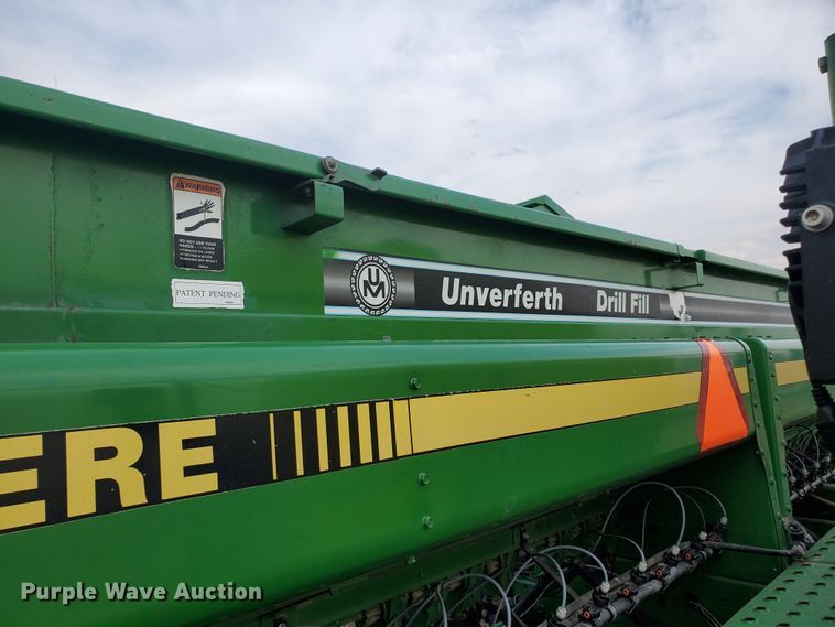 image for item DF5810 John Deere 750 no-till grain drill