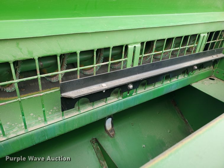 image for item DF5810 John Deere 750 no-till grain drill