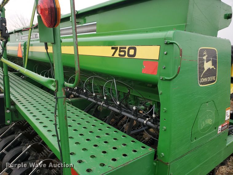 image for item DF5810 John Deere 750 no-till grain drill