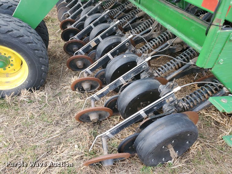 image for item DF5810 John Deere 750 no-till grain drill