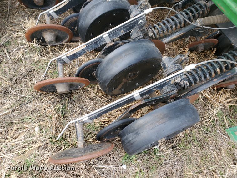 image for item DF5810 John Deere 750 no-till grain drill