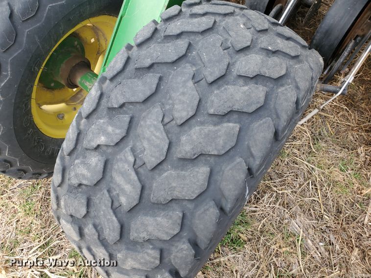 image for item DF5810 John Deere 750 no-till grain drill