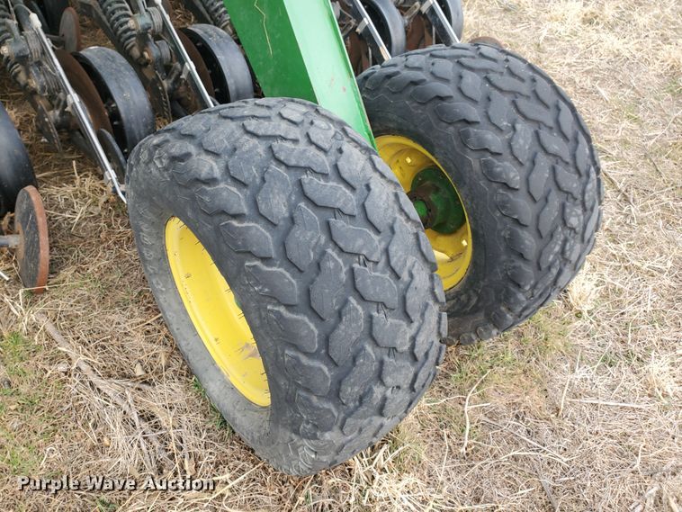 image for item DF5810 John Deere 750 no-till grain drill