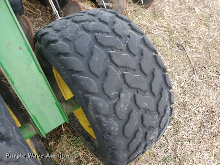 image for item DF5810 John Deere 750 no-till grain drill