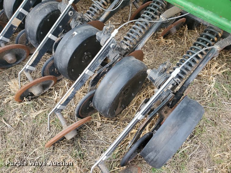 image for item DF5810 John Deere 750 no-till grain drill