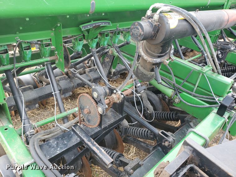 image for item DF5810 John Deere 750 no-till grain drill