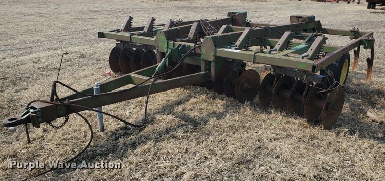 image for item DF5811 John Deere 712  disk ripper