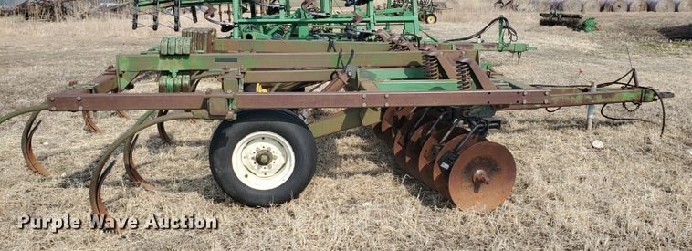 image for item DF5811 John Deere 712  disk ripper