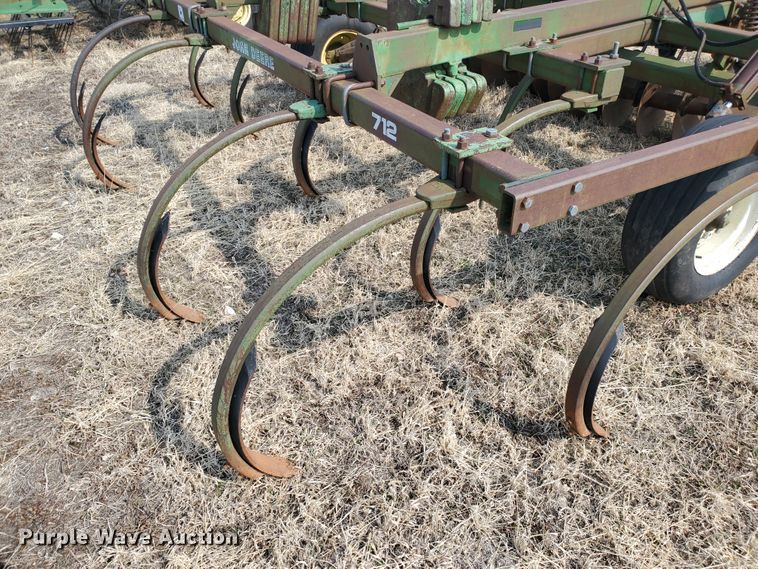 image for item DF5811 John Deere 712  disk ripper