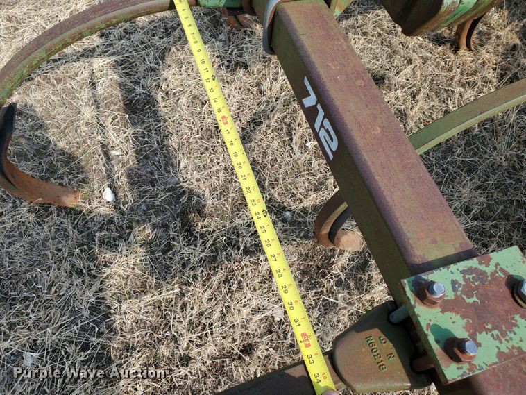 image for item DF5811 John Deere 712  disk ripper