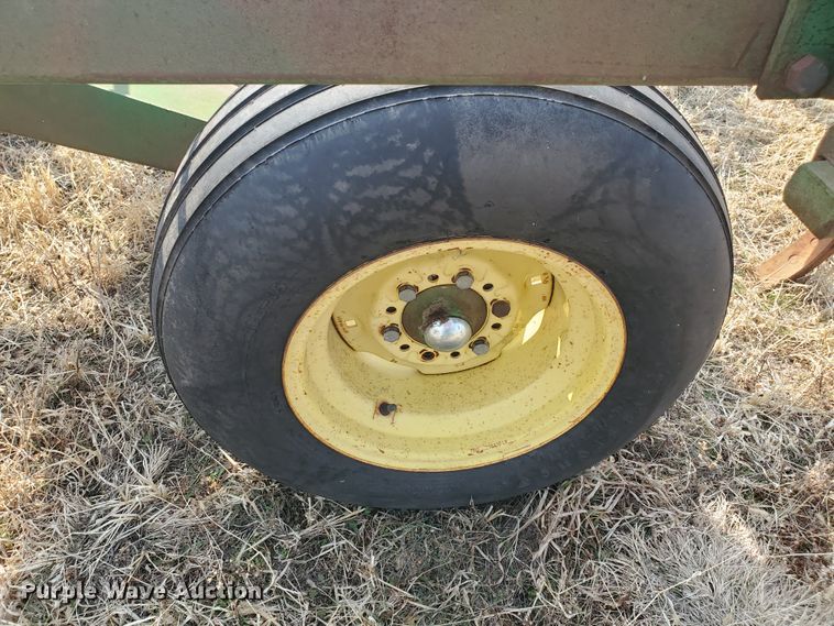 image for item DF5811 John Deere 712  disk ripper