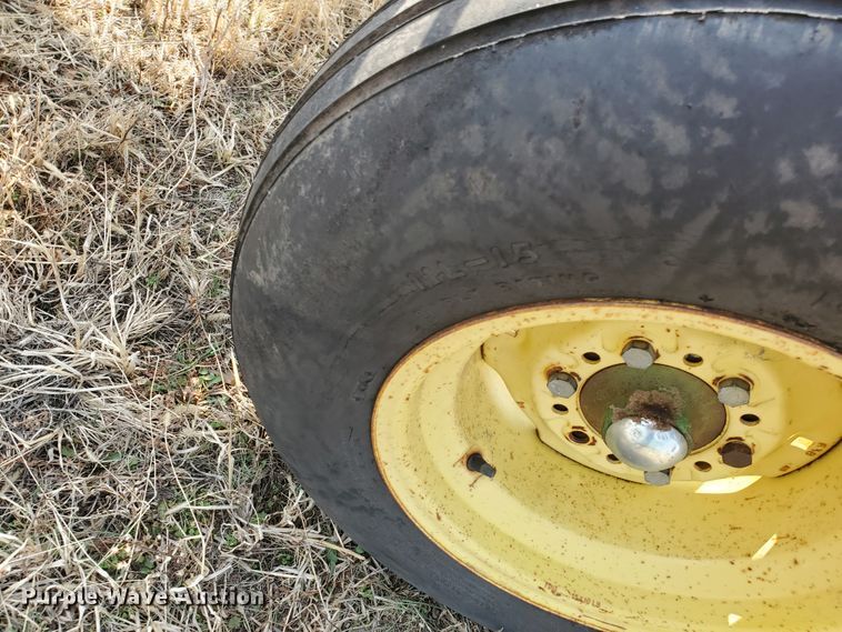 image for item DF5811 John Deere 712  disk ripper