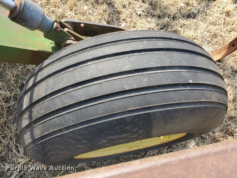 image for item DF5811 John Deere 712  disk ripper