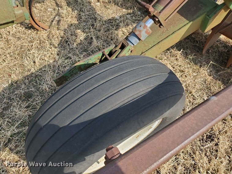 image for item DF5811 John Deere 712  disk ripper