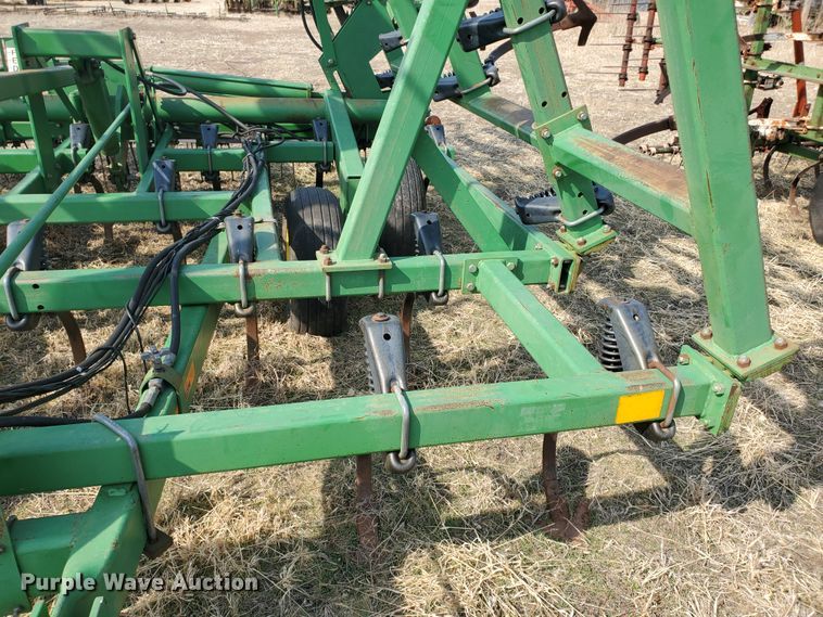 image for item DF5812 John Deere 980  field cultivator