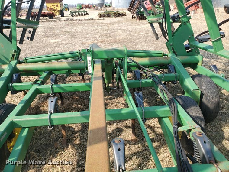 image for item DF5812 John Deere 980  field cultivator