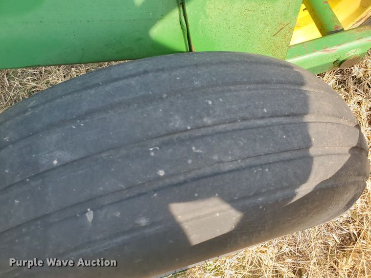 image for item DF5812 John Deere 980  field cultivator