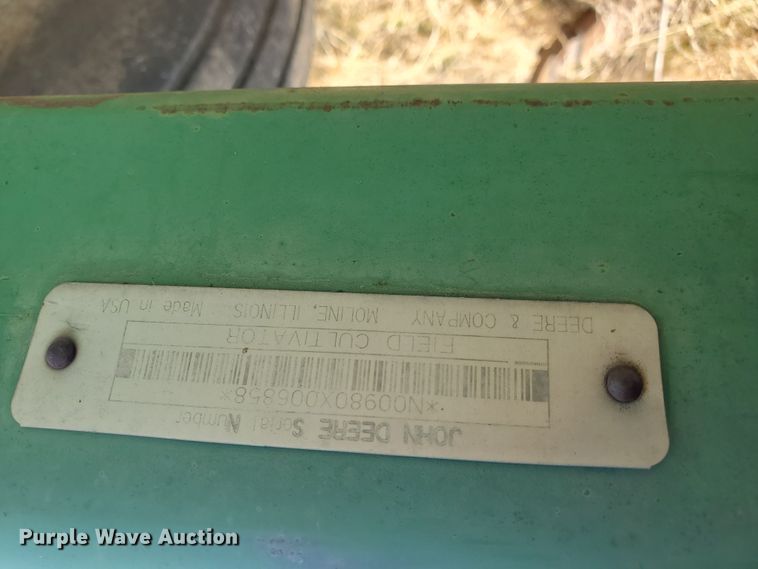 image for item DF5812 John Deere 980  field cultivator