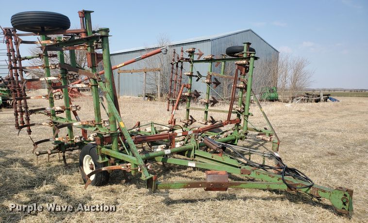 image for item DF5813 Glenco  field cultivator