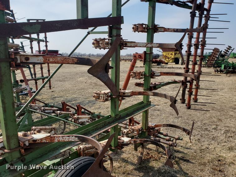 image for item DF5813 Glenco  field cultivator