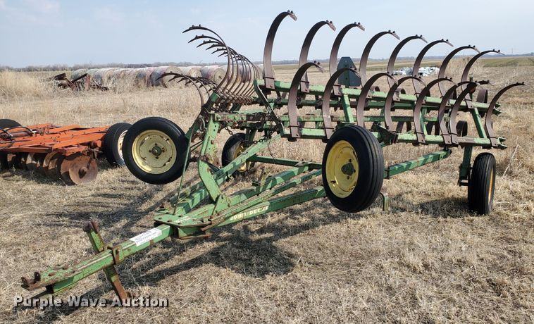 image for item DF5815 John Deere F100H  spring tooth harrow