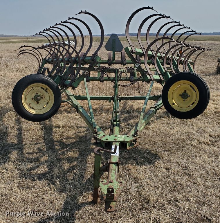 image for item DF5815 John Deere F100H  spring tooth harrow