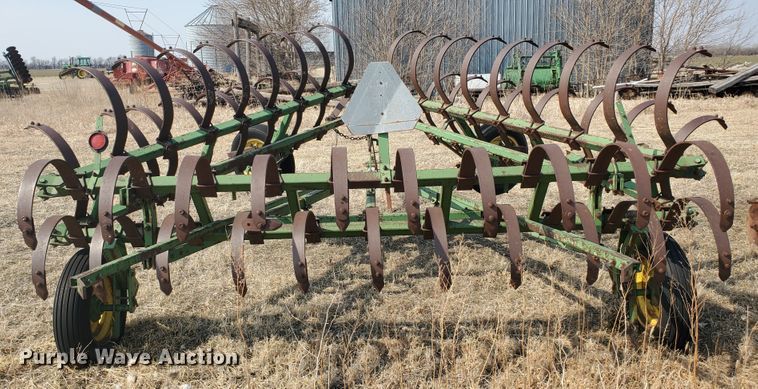 image for item DF5815 John Deere F100H  spring tooth harrow