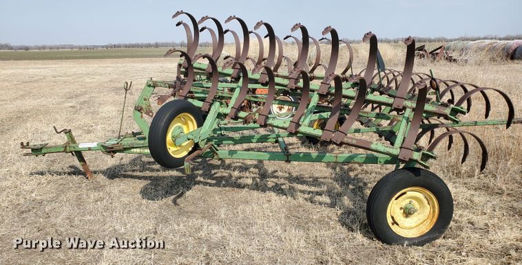 image for item DF5815 John Deere F100H  spring tooth harrow