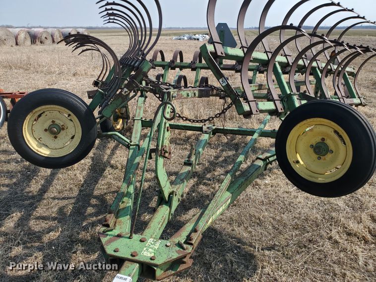 image for item DF5815 John Deere F100H  spring tooth harrow