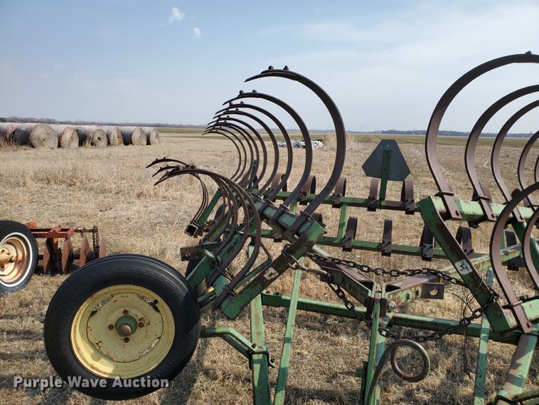 image for item DF5815 John Deere F100H  spring tooth harrow