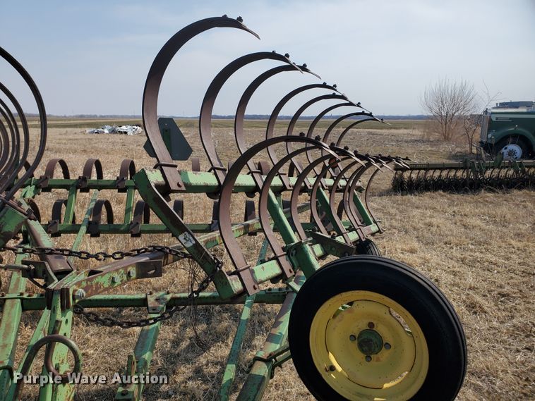 image for item DF5815 John Deere F100H  spring tooth harrow