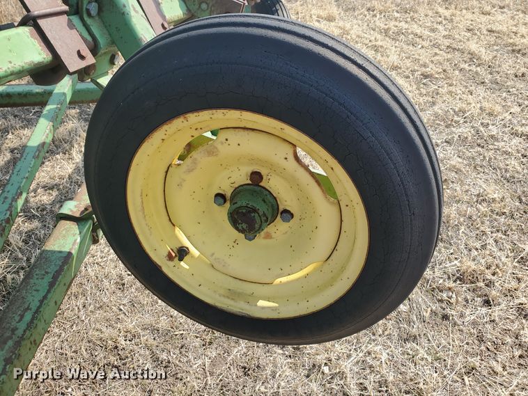 image for item DF5815 John Deere F100H  spring tooth harrow