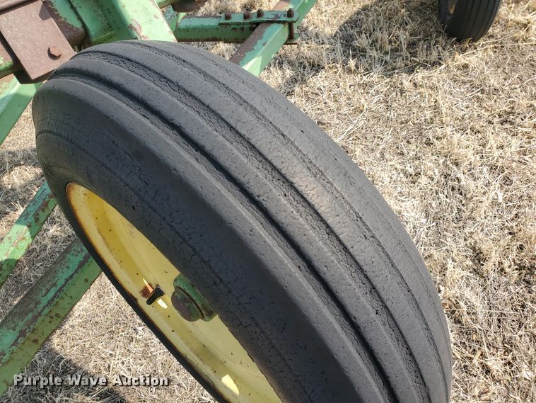 image for item DF5815 John Deere F100H  spring tooth harrow